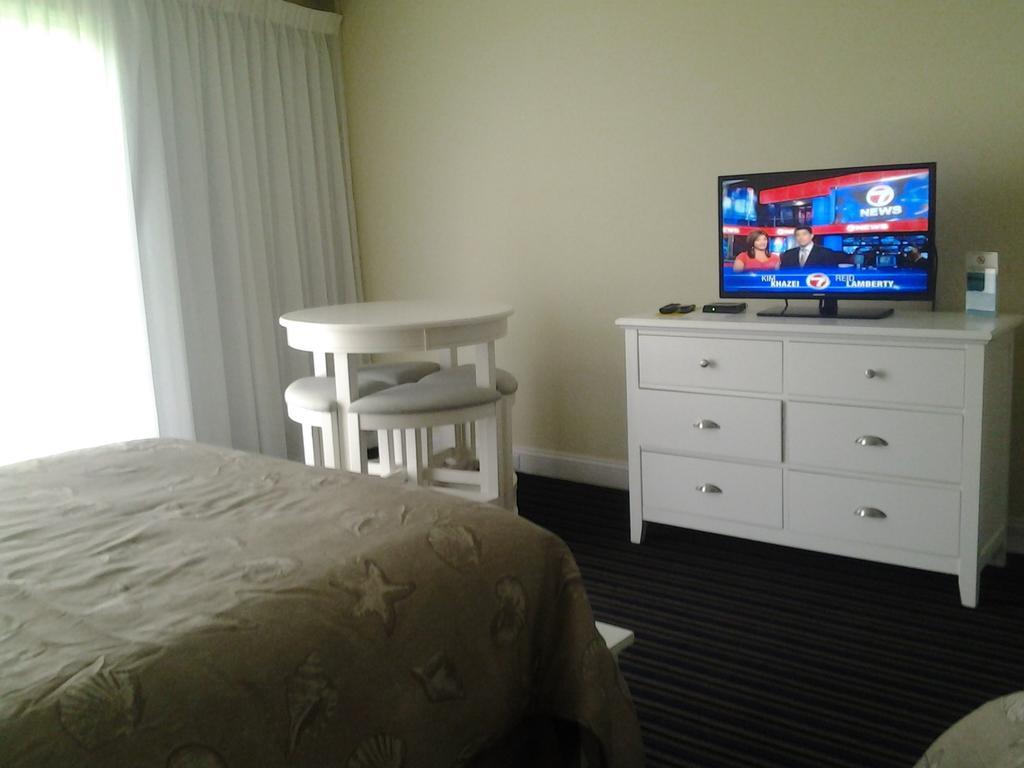 Surf & Sand Beach Motel Саут-Ярмут Екстер'єр фото
